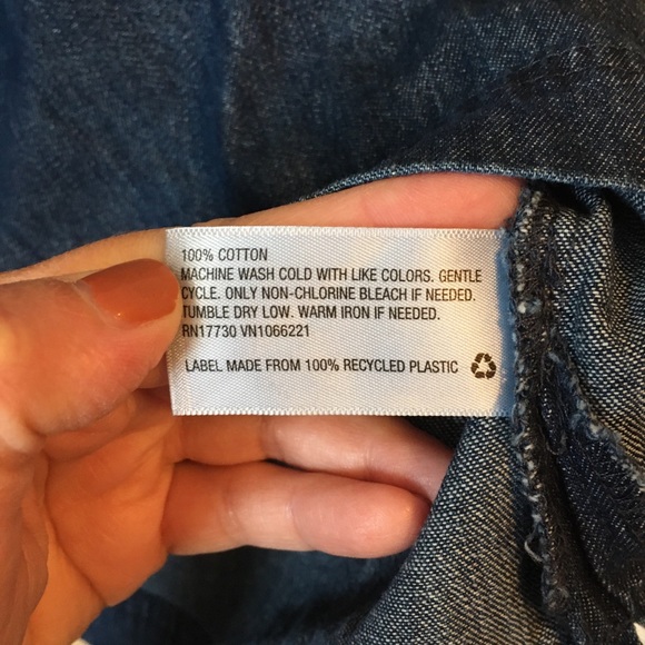 Universal Threads chambray top - Picture 4 of 7